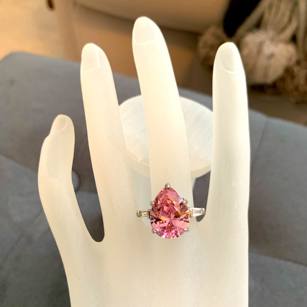 NEW - Pear shaped 925 Sterling ring